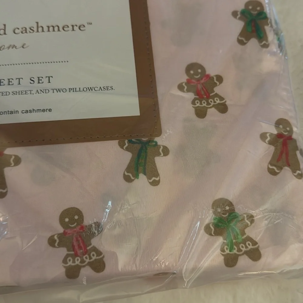 CUPCAKES & CASHMERE Gingerbread Treat Sheet Set in Pink